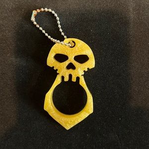 Punisher keychain (yellow)